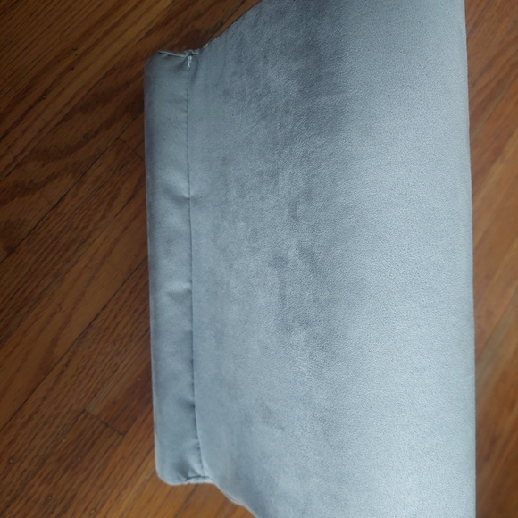 Flippy Gray Wedge Pillow For Cell PhonE And Laptop Comfort. (A) - Picture 5 of 5